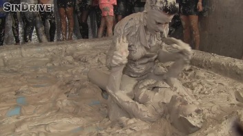 Muddy Wrestling: Regina vs. Kirsten Plant Screencap 89 on www.sinx.com