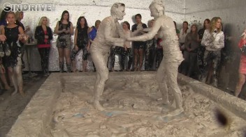 Muddy Wrestling: Regina vs. Kirsten Plant Screencap 95 on www.sinx.com