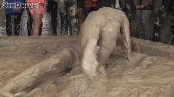 Muddy Wrestling: Regina vs. Kirsten Plant Screencap 22 on www.sinx.com