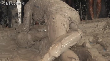 Muddy Wrestling: Regina vs. Kirsten Plant Screencap 62 on www.sinx.com