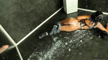 The Slimy Seance Screencap 85 on www.sinx.com