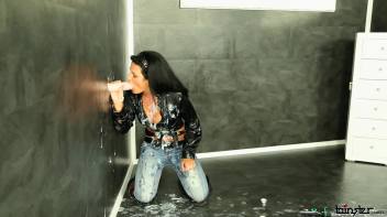 The Slimy Seance Screencap 20 on www.sinx.com