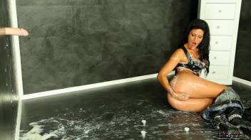 The Slimy Seance Screencap 64 on www.sinx.com