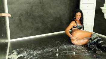 The Slimy Seance Screencap 72 on www.sinx.com