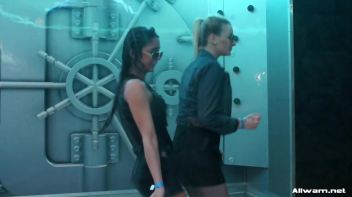 Wetlook Dancing Queens On Screen! Screencap 33 on www.sinx.com