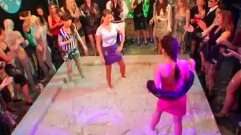 Gia vs. Katy Screencap 8 on www.sinx.com