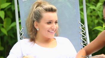 In Need Of A Pussy Massage Screencap 12 on www.sinx.com