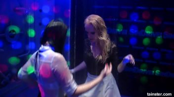 Fanatic Fuckfriends Part 5 - Shower Cam Screencap 91 on www.sinx.com