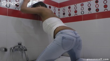 Hot Babe Caught Wetting Her Denim Jeans Screencap 50 on www.sinx.com