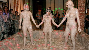 Latest deal - No Angels In This Mud Pit!