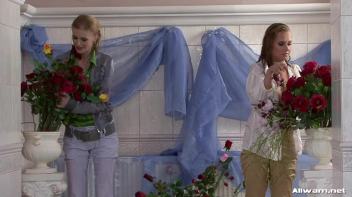 Flower Power Leaves Three Babes Very Wet Screencap 89 on www.sinx.com