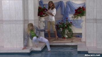 Flower Power Leaves Three Babes Very Wet Screencap 16 on www.sinx.com
