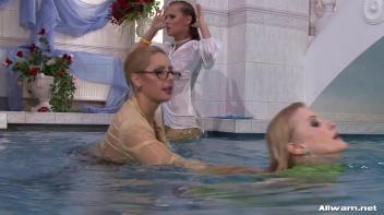 Flower Power Leaves Three Babes Very Wet Screencap 50 on www.sinx.com