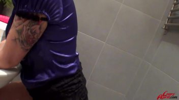 Tons Of Fun In The Washroom Screencap 93 on www.sinx.com