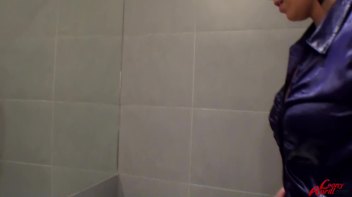 Tons Of Fun In The Washroom Screencap 100 on www.sinx.com