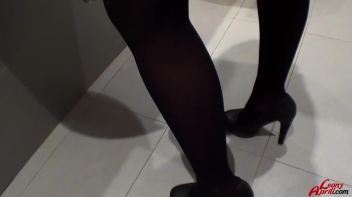 Tons Of Fun In The Washroom Screencap 3 on www.sinx.com