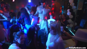 Party Hardcore Gone Crazy Vol. 37 Part 9 - Cam 2 Screencap 16 on www.sinx.com