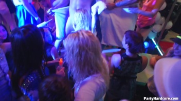 Party Hardcore Gone Crazy Vol. 37 Part 9 - Cam 2 Screencap 18 on www.sinx.com