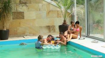 Basking In Bi Part 1 Screencap 55 on www.sinx.com