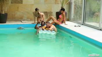 Basking In Bi Part 1 Screencap 32 on www.sinx.com