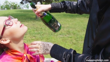 Cuties Drink Champagne Second Hand - Cam 2 Screencap 51 on www.sinx.com