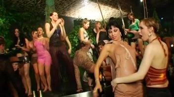 Jungle Bangers Part 3 - Shower Cam Screencap 85 on www.sinx.com