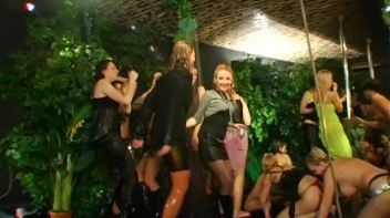 Jungle Bangers Part 3 - Shower Cam Screencap 63 on www.sinx.com