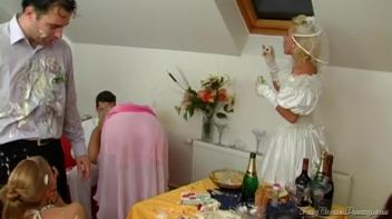 Golden Bridal Shower Screencap 52 on www.sinx.com