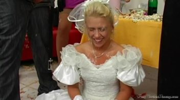 Golden Bridal Shower Screencap 78 on www.sinx.com