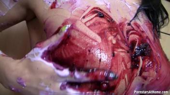 She Really, Really Loves Yogurt Screencap 61 on www.sinx.com