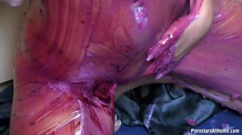 She Really, Really Loves Yogurt Screencap 65 on www.sinx.com