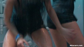 Simply Wet and Wonderful Screencap 28 on www.sinx.com