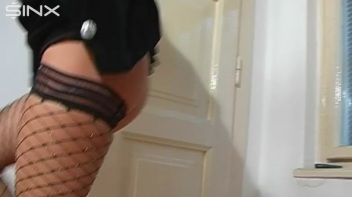 Sucking And Fucking Leaves Business Woman Pee Drenched Screencap 36 on www.sinx.com
