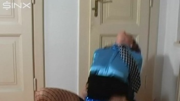 Sucking And Fucking Leaves Business Woman Pee Drenched Screencap 41 on www.sinx.com