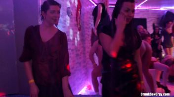 Holiday Hotties Part 4 - Shower Cam Screencap 86 on www.sinx.com