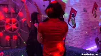Holiday Hotties Part 4 - Shower Cam Screencap 92 on www.sinx.com