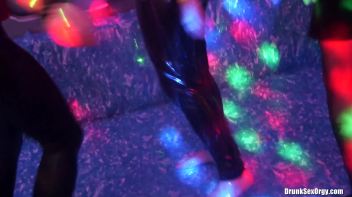 Holiday Hotties Part 4 - Shower Cam Screencap 95 on www.sinx.com