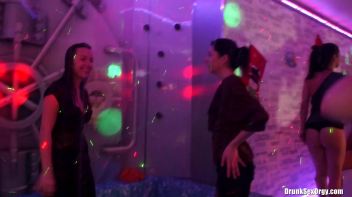 Holiday Hotties Part 4 - Shower Cam Screencap 100 on www.sinx.com