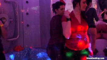 Holiday Hotties Part 4 - Shower Cam Screencap 103 on www.sinx.com