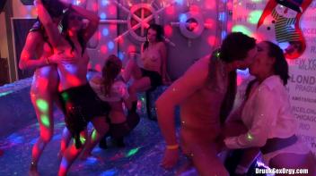 Holiday Hotties Part 4 - Shower Cam Screencap 29 on www.sinx.com