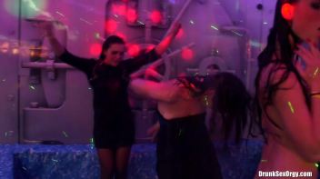 Holiday Hotties Part 4 - Shower Cam Screencap 5 on www.sinx.com