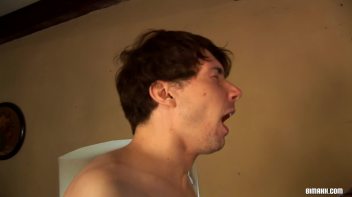 Hung Hunks on Holiday Screencap 82 on www.sinx.com