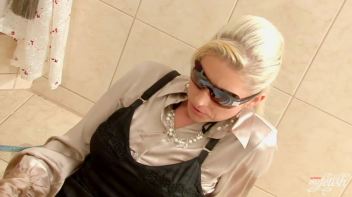 Bath Bunnies Show Off Their Wetlook Screencap 11 on www.sinx.com