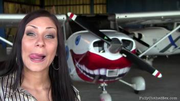 Airplanes Totally Turn Rachel On Screencap 3 on www.sinx.com