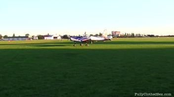 Airplanes Totally Turn Rachel On Screencap 5 on www.sinx.com