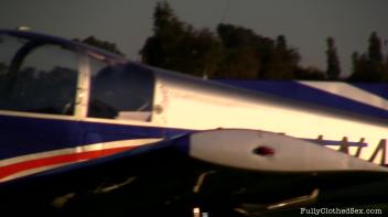 Airplanes Totally Turn Rachel On Screencap 6 on www.sinx.com