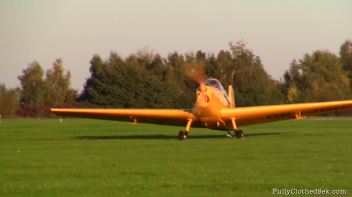 Airplanes Totally Turn Rachel On Screencap 8 on www.sinx.com