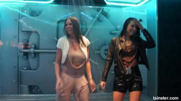 Wetness everywhere and happiness guaranteed Screencap 38 on www.sinx.com
