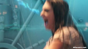 Soaking Wet Sexy Dancing Screencap 28 on www.sinx.com