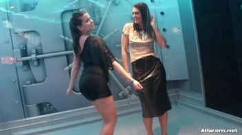 Soaking Wet Sexy Dancing Screencap 31 on www.sinx.com